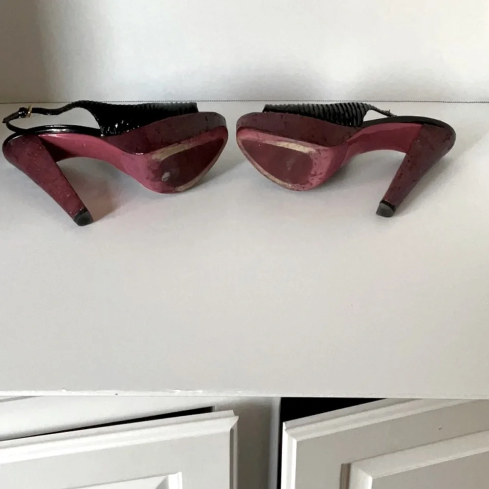 Miu Miu Black Patent Leather Slingback Heels with Burgundy Platform - Picture 4 of 5